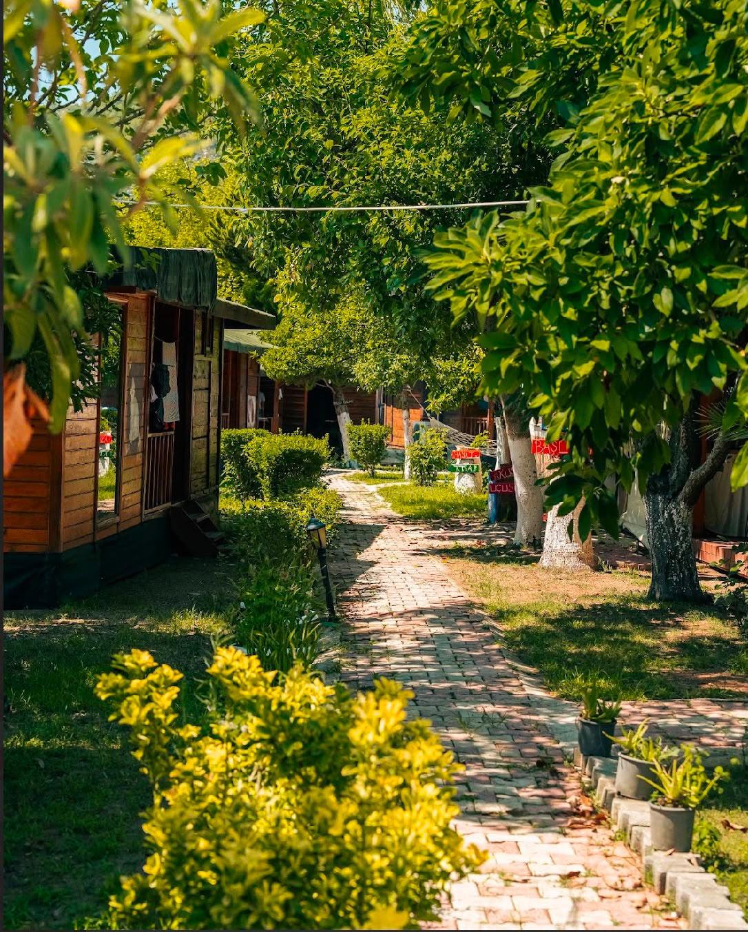 Bahçe ve tesis – Likya Yanartaş Bungalows